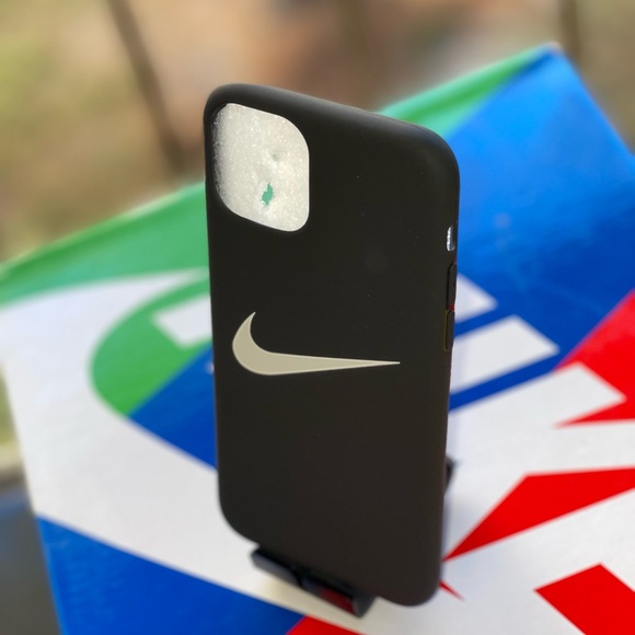 iPhone 11 Pro black. Case - Picture 6 of 6